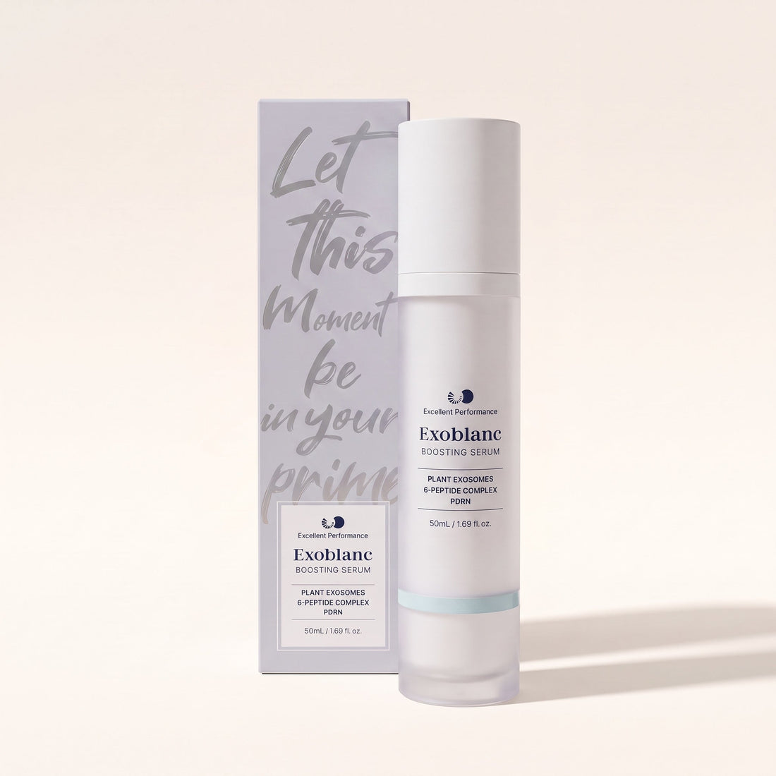 Sérum Multi-Peptides ExoBlanc, flacon airless 50 ml et son étui, sur fond ivoire