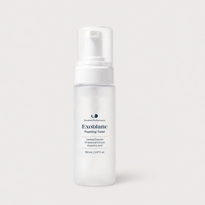 Flacon Toner Moussant Centella & Exosomes ExoBlanc 150 ml, pompe mousse, fond clair